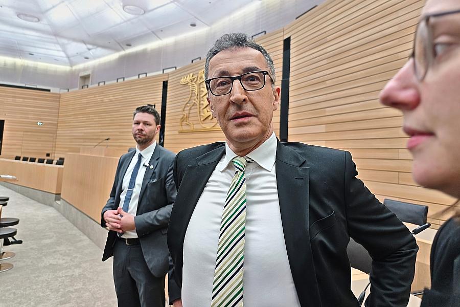 Nach Özdemirs Wahl zum Ministerpräsidenten: Führende Grüne sehen Erfolg als Orientierungspunkt für die Bundesebene