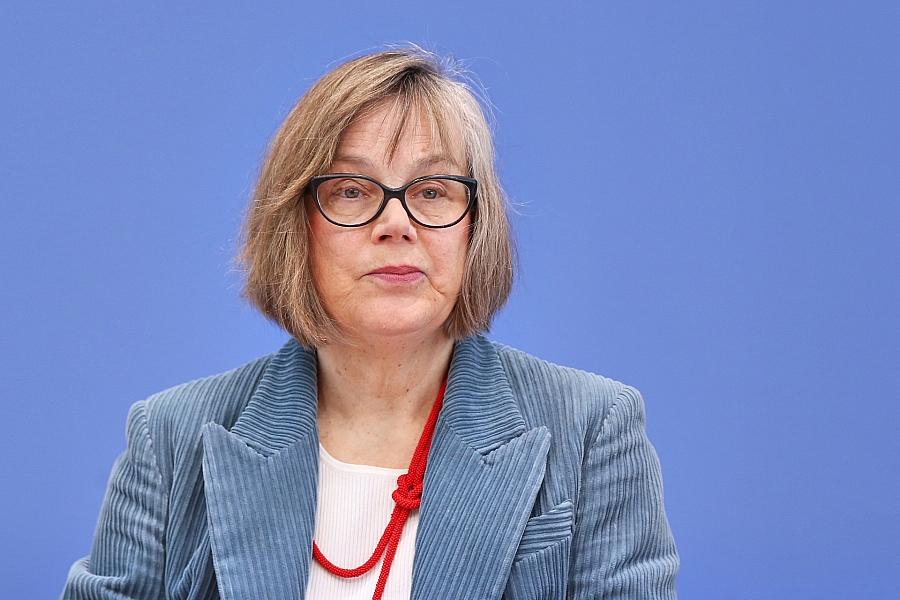 Caritas-Präsidentin Welskop-Deffaa warnt vor Ausverkauf der Pflegeversicherung
