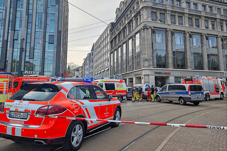 Leipzig: Auto rast in Menschenmenge – zwei Tote und mehrere Verletzte