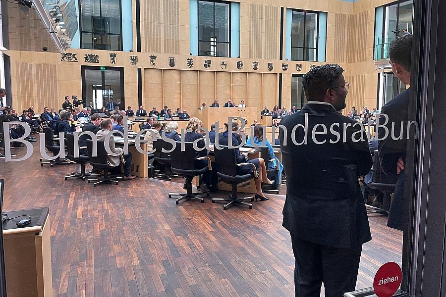 Hessens Ministerpräsident Rhein hält endgültiges Scheitern der 1.000-Euro-Entlastungsprämie für möglich