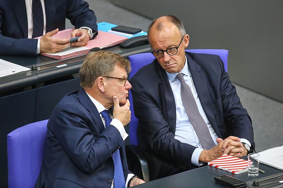 Ipsos-Umfrage: Zufriedenheit mit Bundesregierung sinkt auf 17 Prozent, Pistorius bleibt beliebtester Minister
