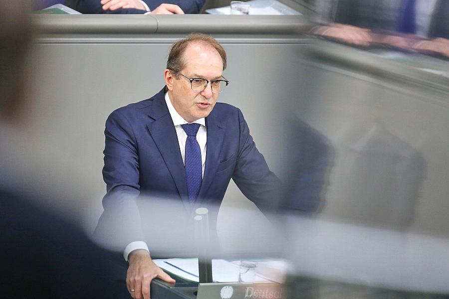 Innenminister Dobrindt betont europäische Interessen bei Software-Auswahl für Sicherheitsbehörden