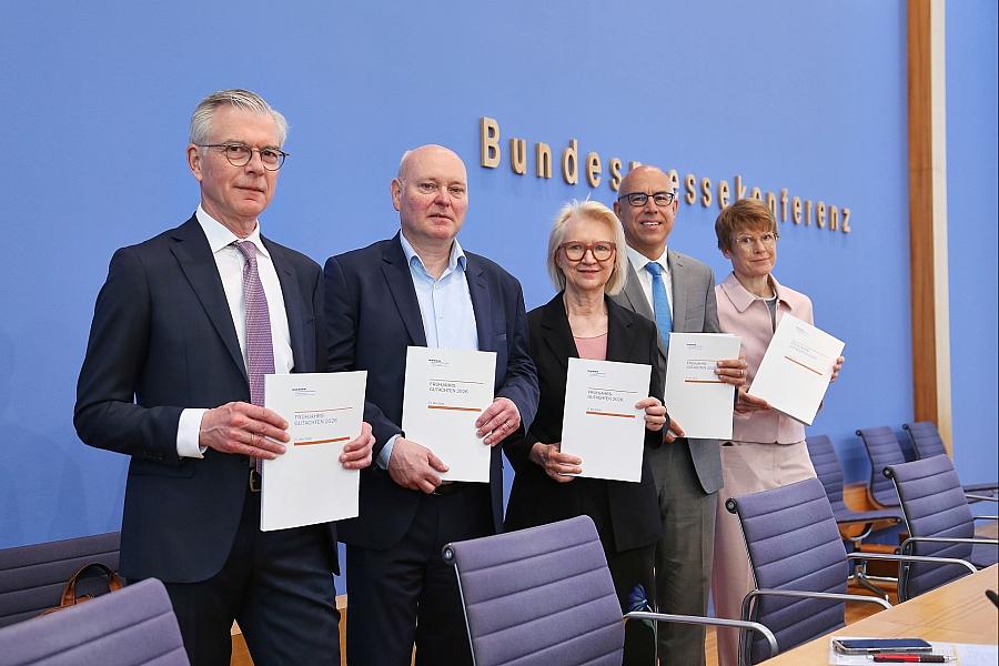 Wirtschaftsweise senken Konjunkturprognose für Deutschland