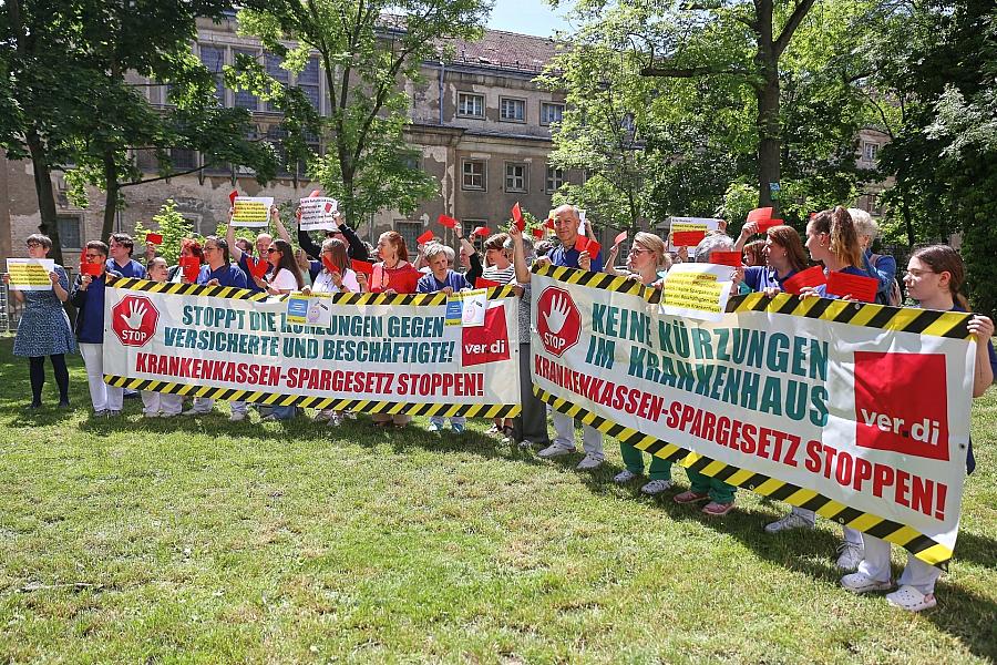 Klinikmitarbeiter in ganz Deutschland protestieren gegen GKV-Sparpläne