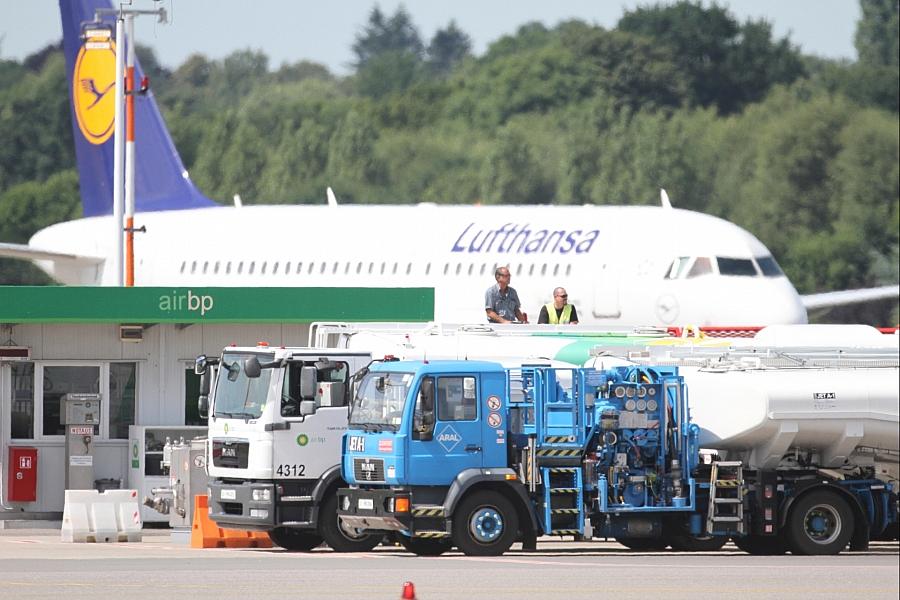 Verkehrsminister Schnieder schließt Kerosinmangel in Deutschland aus – Preisproblem bleibt