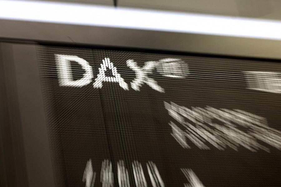 Dax schließt schwächer: Merck und Zalando vorn, Airbus und Commerzbank im Minus