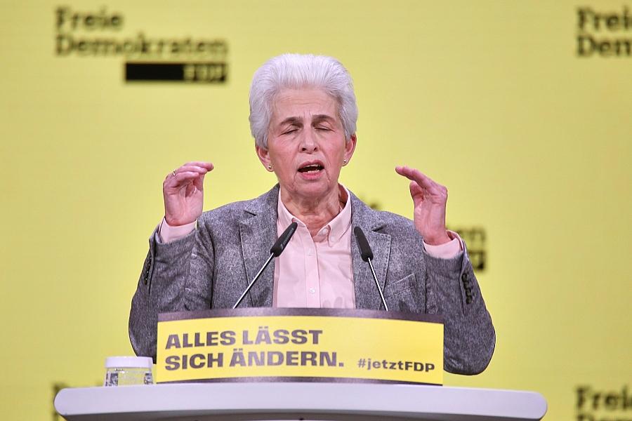Strack-Zimmermann: Merz sollte Folgen seiner Worte bedenken – FDP-Politikerin kritisiert Kanzler