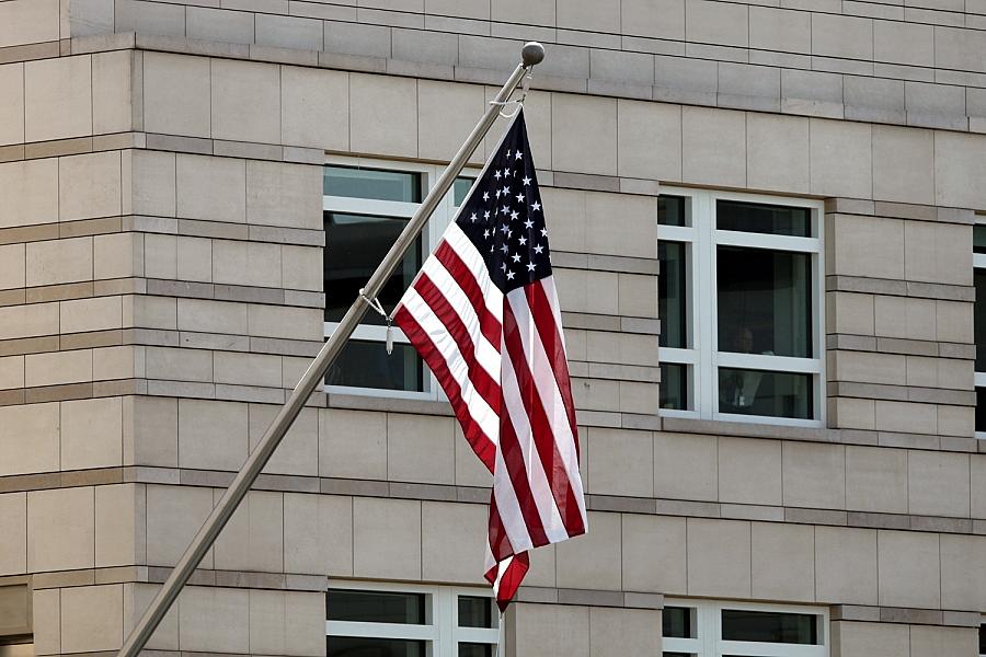 US-Militär greift iranische Raketenstellungen im Süden des Iran an