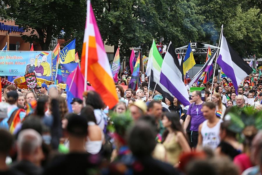 Sophie Koch zum Internationalen Tag gegen Queerfeindlichkeit: Mehr Schutz und Gleichstellung gefordert