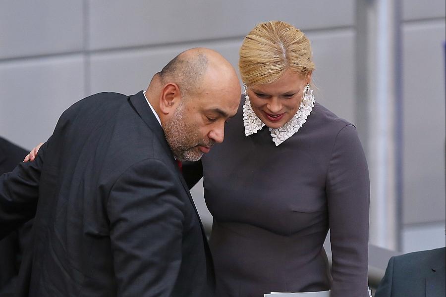 Bundestagspräsidentin Klöckner und Vizepräsident Nouripour fordern Stopp des 600-Millionen-Euro-Neubauprojekts Luisenblock-Ost-II