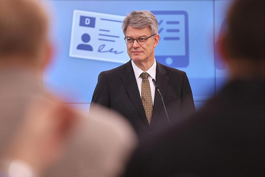 Führerschein-Reform: Digitalisierung und Laienausbildung sollen Kosten senken