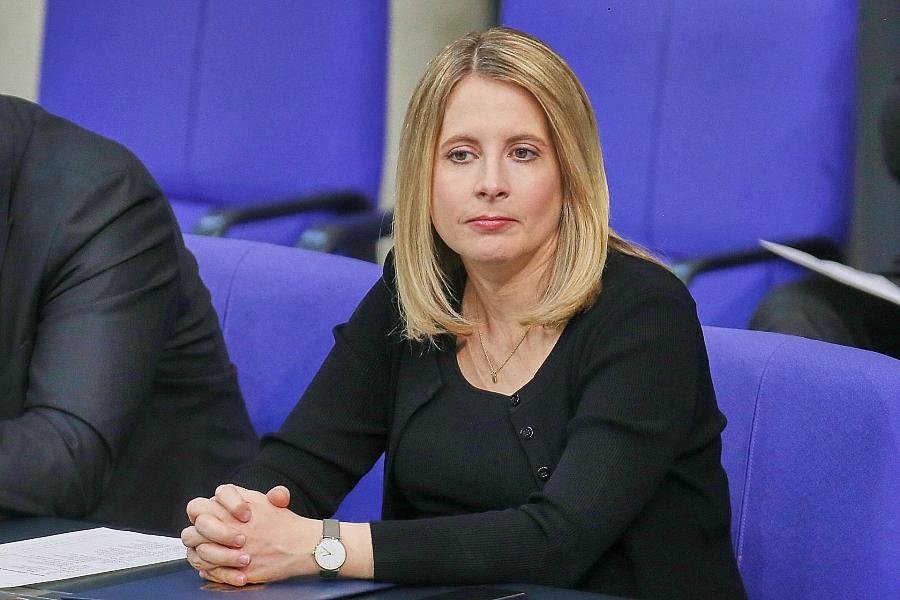 Bauministerin Hubertz plant Kürzung des Wohngeldes: Einsparvorgabe von einer Milliarde Euro