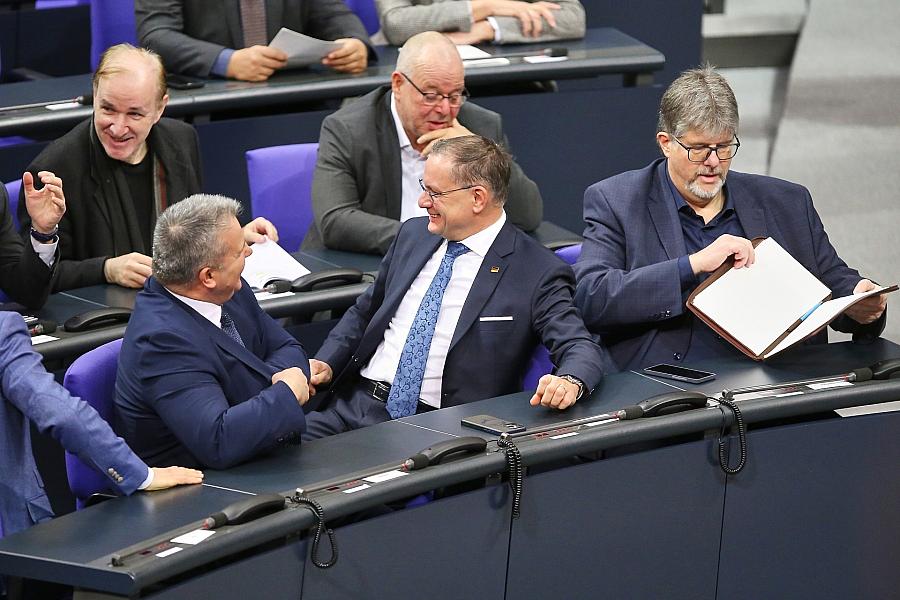 INSA-Umfrage: Klare Mehrheit erwartet AfD-Regierungschef nach Landtagswahlen – Deutsche bevorzugen CDU-Bündnis mit Linken vor AfD