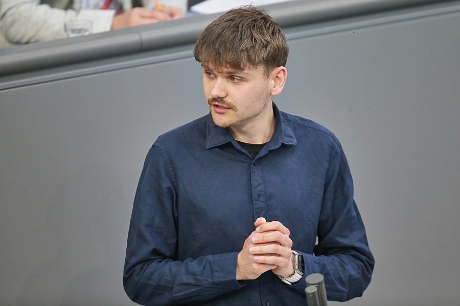 Linke: „Nur-Ja-heißt-Ja“-Regel muss 2026 kommen – Hoß kritisiert Schutz von Tätern