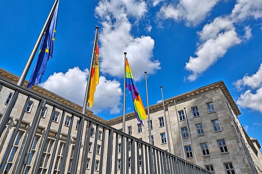 Klingbeil will Steuern vereinfachen: Neue Arbeitstagepauschale könnte drei andere Pauschalen ersetzen