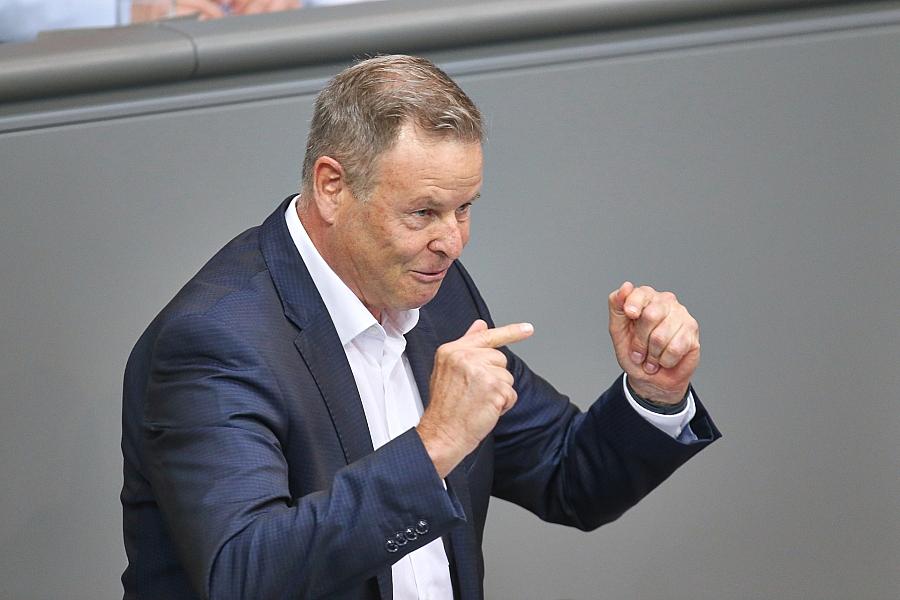 Linken-Politiker Görke wirft Kanzler Merz nach WM-Post Realitätsverlust vor