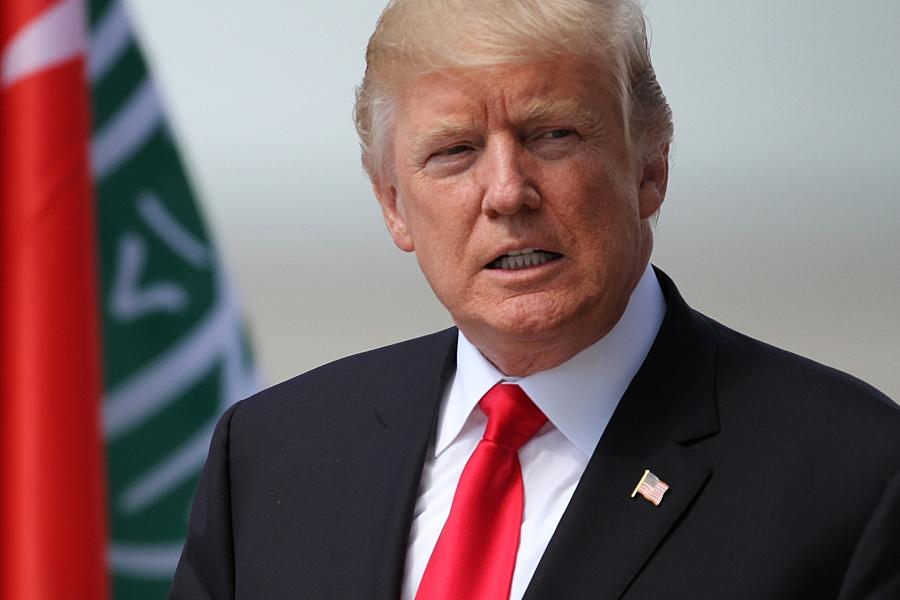 Trump kündigt neue Angriffe auf Iran an und droht mit Übernahme von Öl-Infrastruktur