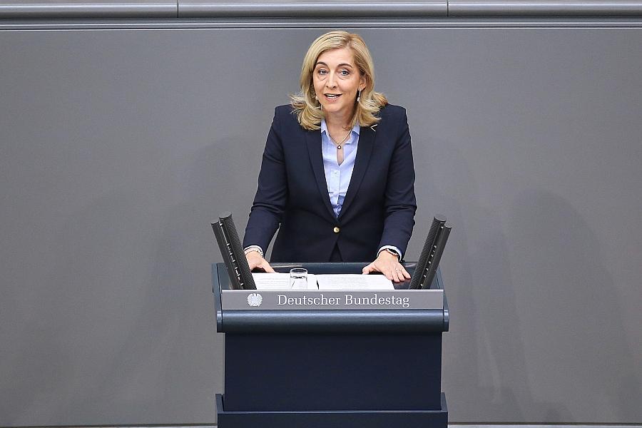 Gesundheitsministerin stellt sinkende Kranken- und Pflegebeiträge in Aussicht