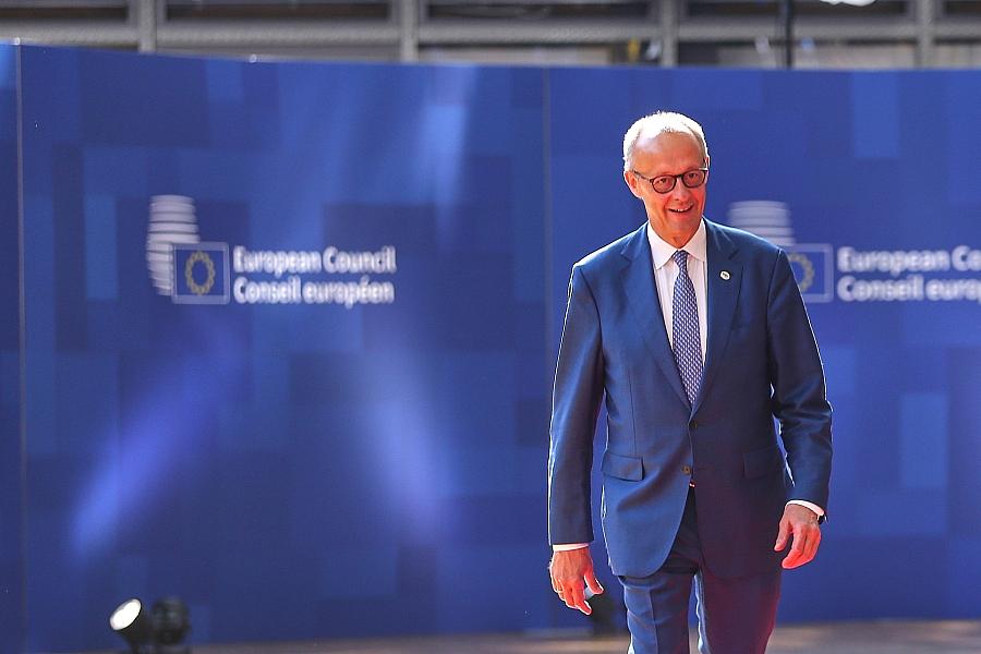 Linke wirft Merz-Regierung Angriffe auf Sozialstaat vor