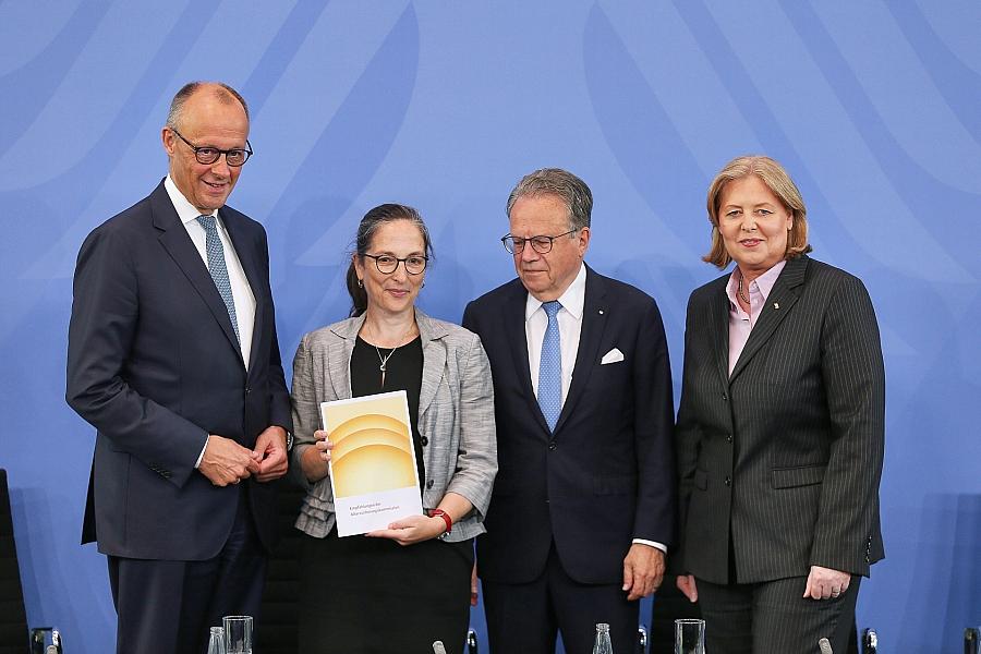 Schwesig kritisiert Rentenpläne: Keine Zustimmung zu höherem Renteneintrittsalter und Abschaffung der Rente mit 63