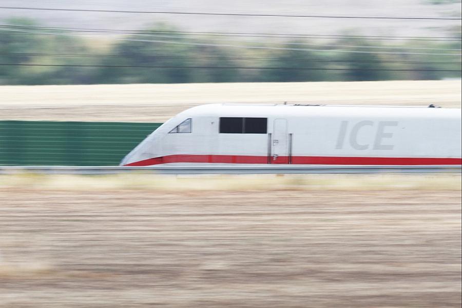 Verkehrsminister: Bahn muss Zuverlässigkeit im Ferienverkehr sicherstellen