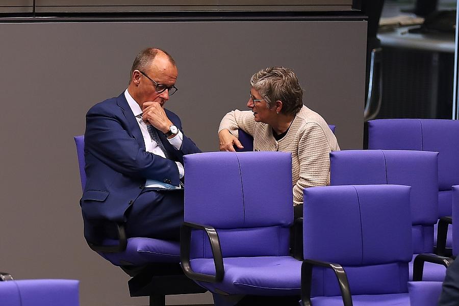 Grüne kritisieren Merz bei Sozialkonferenz in Eberswalde scharf