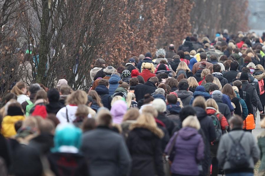 Nettozuwanderung nach Deutschland sinkt 2025 um 45 Prozent