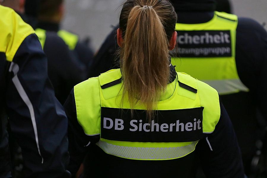 Alkoholverbot an Bahnhöfen: Schwarz-Rot und Polizeigewerkschaft verlangen von Bahn mehr Sicherheitspersonal