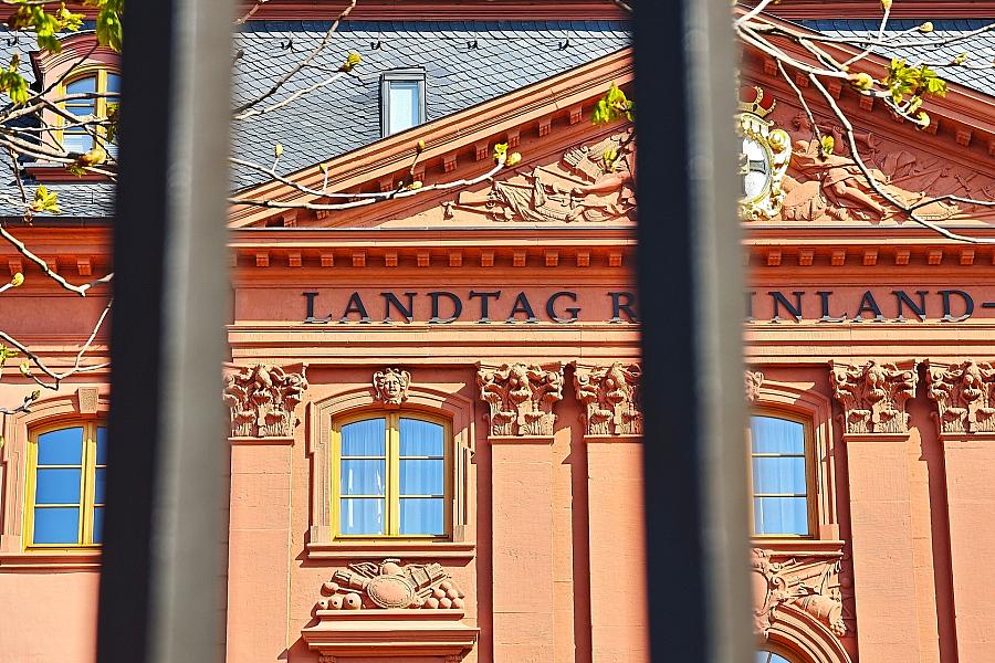 Trotz Wahlkampfkritik: CDU-geführte Landesregierung in Rheinland-Pfalz lässt Einbürgerung ohne Sprachzertifikat weiter zu