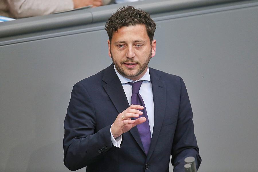 Felix Banaszak zu Reformgipfel: Grünen-Chef fordert spürbare Steuerentlastung für kleine und mittlere Einkommen