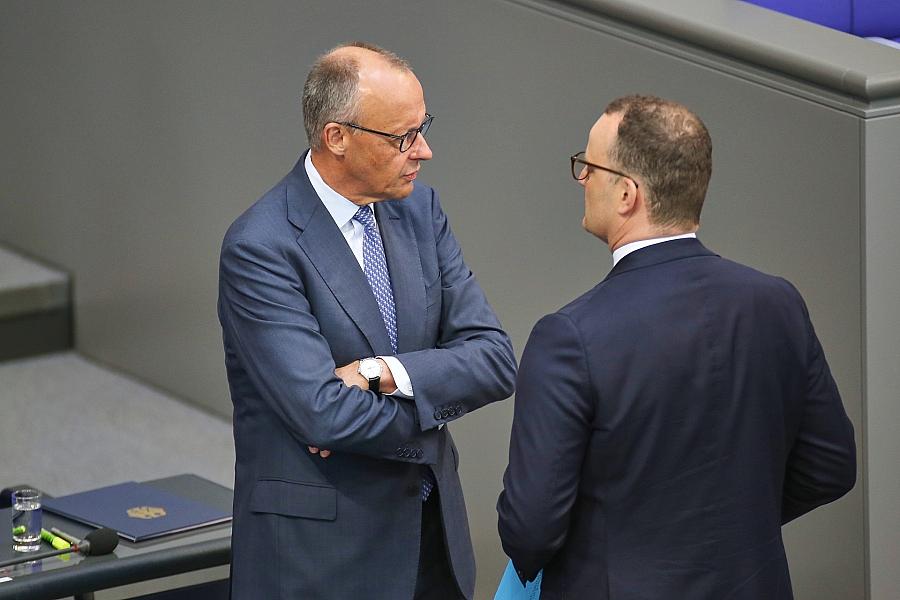 Nach Spahn-Rücktritt: Merz treibt Nachfolge an Fraktionsspitze voran – Frei und Dobrindt als Kandidaten gehandelt