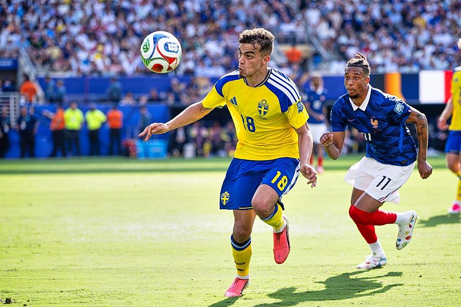 Frankreich besiegt Schweden mit 3:0 und zieht ins Achtelfinale der Fußball-WM ein