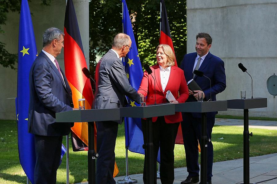 Wirtschaftsweiser Felbermayr lobt Koalitions-Reformpaket: Steuerentlastung, Reichensteuer und Kündigungsschutz-Lockerung