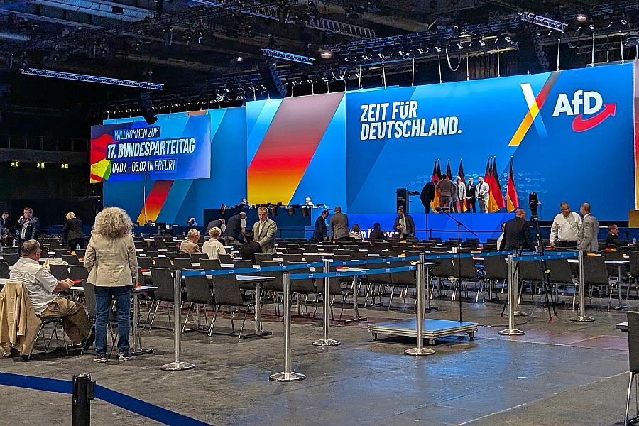 AfD-Bundesparteitag in Erfurt: Satzungsänderungen und ruhigerer zweiter Tag erwartet