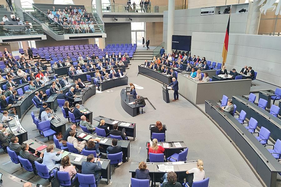 Bundestag verzichtet 2026 auf Diätenerhöhung: Abgeordnete signalisieren Solidarität in Krisenzeiten