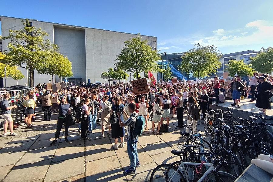 Demo vor dem Bundestag am 10.07.2026