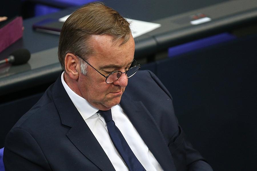 Grüne fordern vom Verteidigungsminister Aufklärung nach Fregatten-Aus
