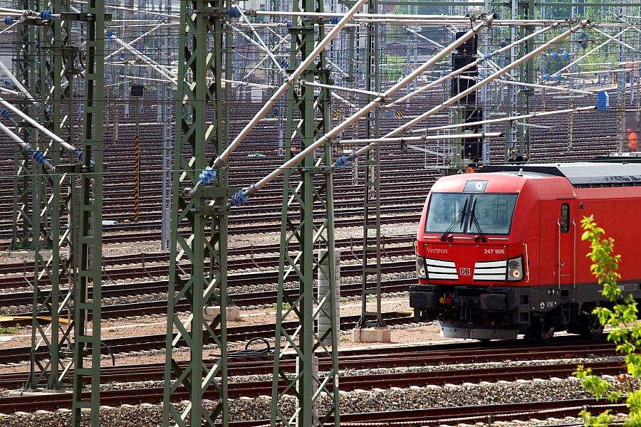 Deutsche Bahn erzielt erstmals seit sieben Jahren Gewinn und verzeichnet Fahrgastrekord
