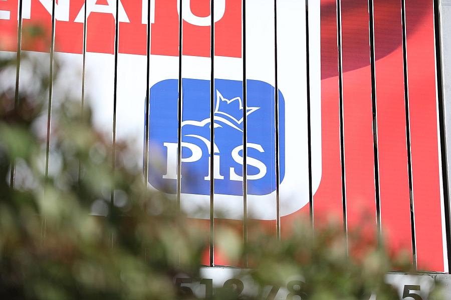 PiS-Richtungsstreit: Über 30 Abgeordnete drohen mit Austritt nach Ultimatum von Kaczynski