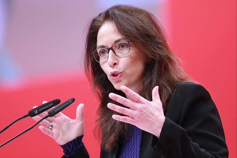 DGB-Chefin Fahimi verteidigt Gewerkschaften in Reformdebatte