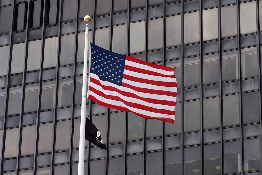 USA greifen militärische Ziele im Iran an und verschärfen Blockade in der Straße von Hormus