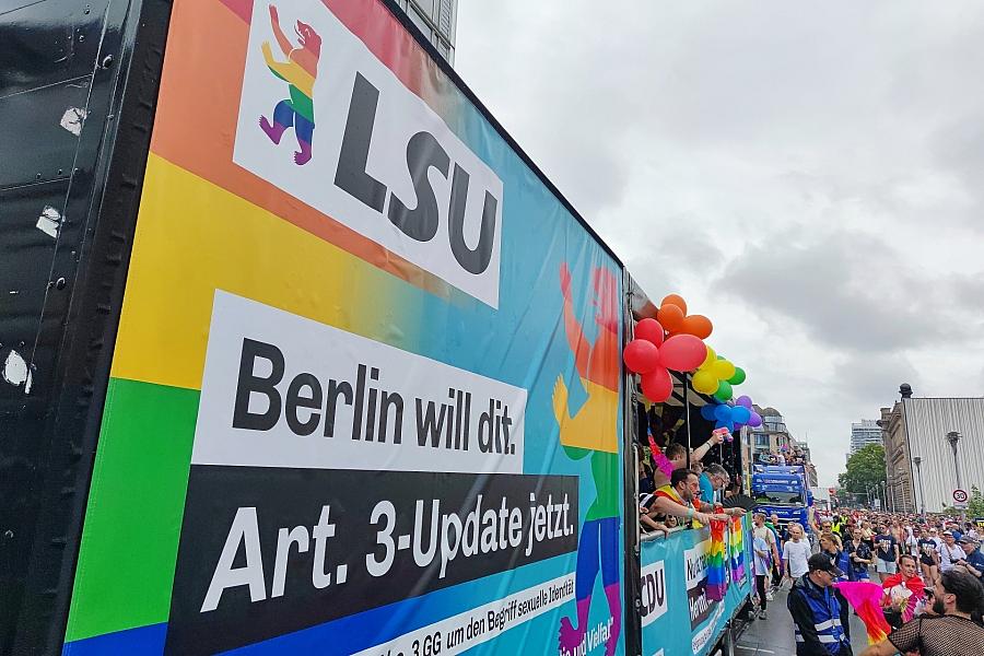 Lesben und Schwulen in der Union fordern neue Debatte über altruistische Leihmutterschaft und Abstammungsrecht