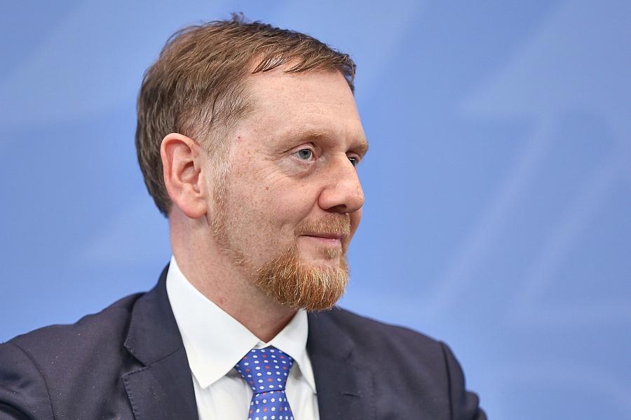Brandmauer-Debatte: Grüne und Linke werfen Sachsens Ministerpräsident falschen Kurs vor