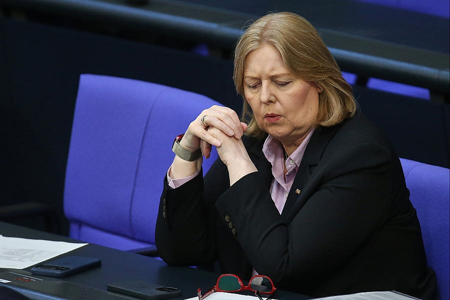 Reformstreit: JU-Chef Winkel verliert Geduld mit Bas