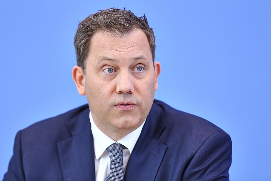 Klingbeil verspricht Steuererleichterungen für Start-ups