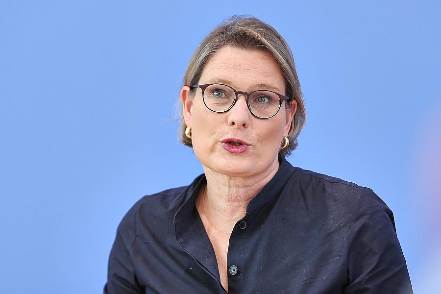 US-Sanktionen gegen IStGH: Bundesjustizministerin beklagt „Frontalangriff“ auf das Völkerstrafrecht