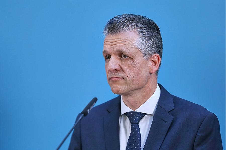 Rentenstreit: Frei erhöht Druck auf Bas und fordert Referentenentwurf im Herbst