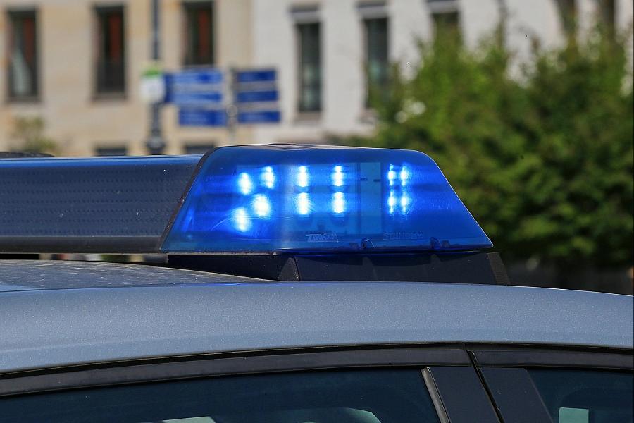 Auto brennt nach Explosion an Abfahrt Cottbus Süd