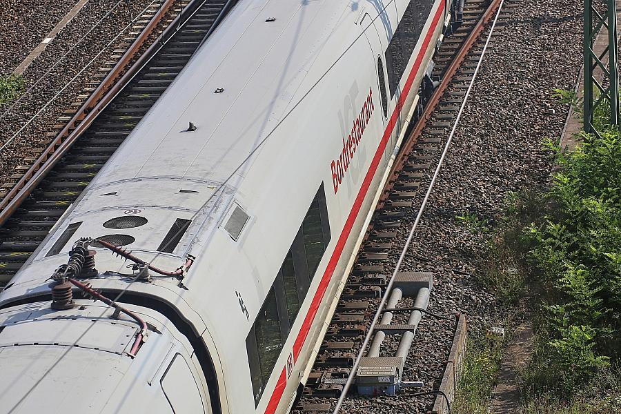 ICE-Bordrestaurant auf Bahnstrecke (Archiv)