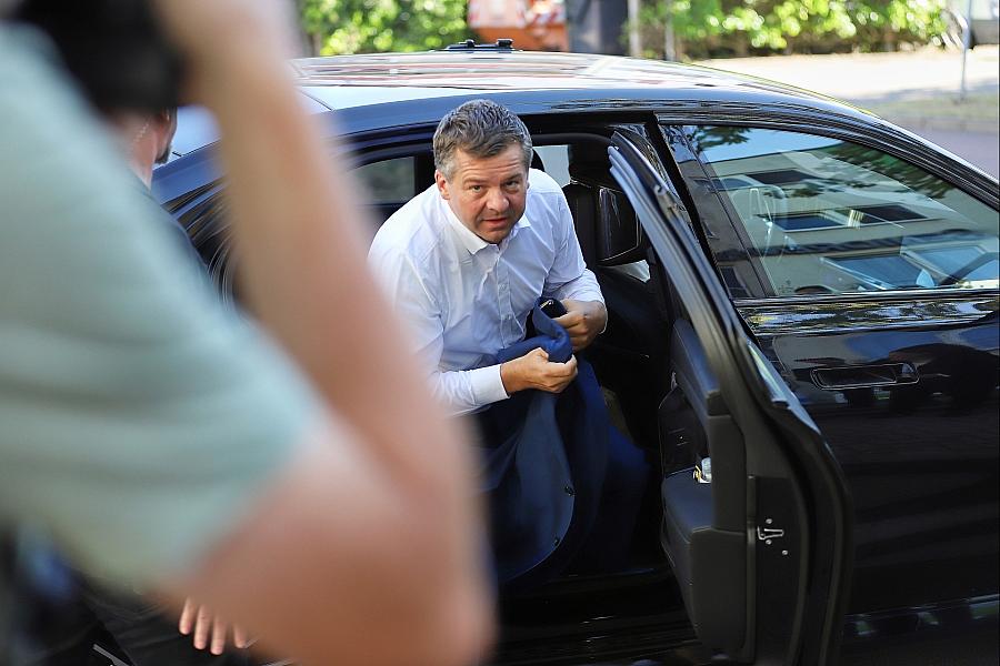 Sachsen-Anhalts Ministerpräsident Schulze lehnt Deals zur Wiederwahl ab